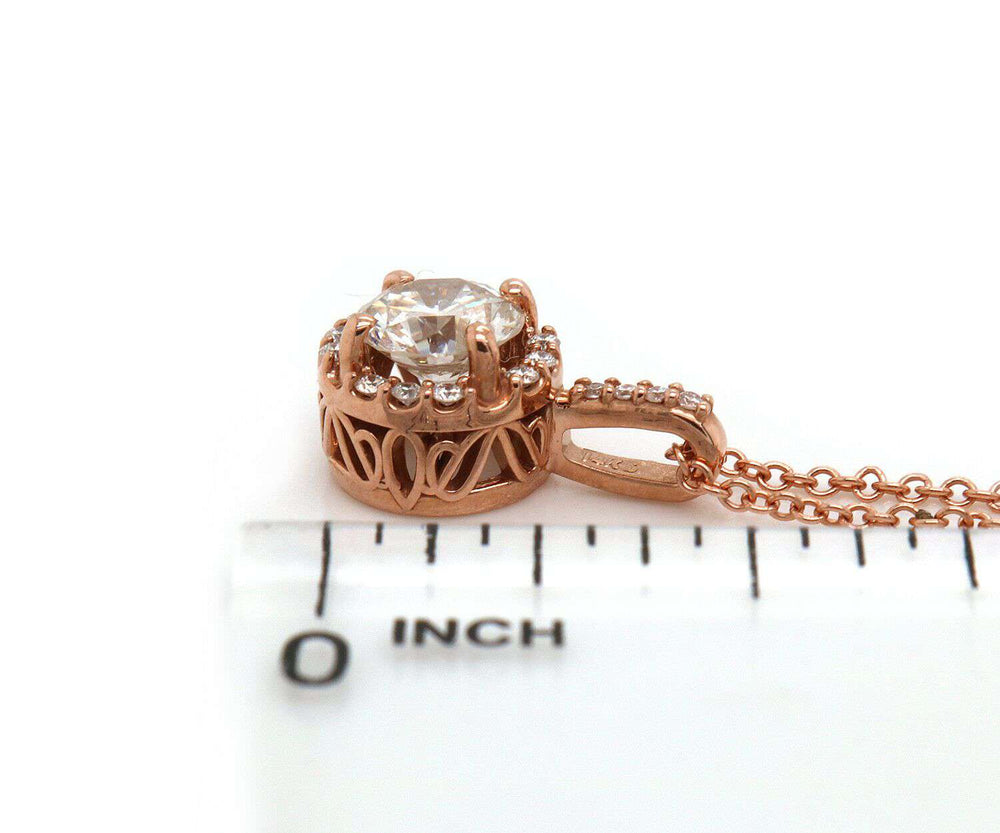 0.65 CTW Round Diamond Halo Pendant Necklace In 14K